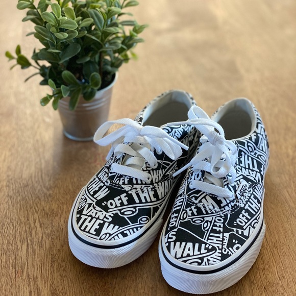 vans 12 wide